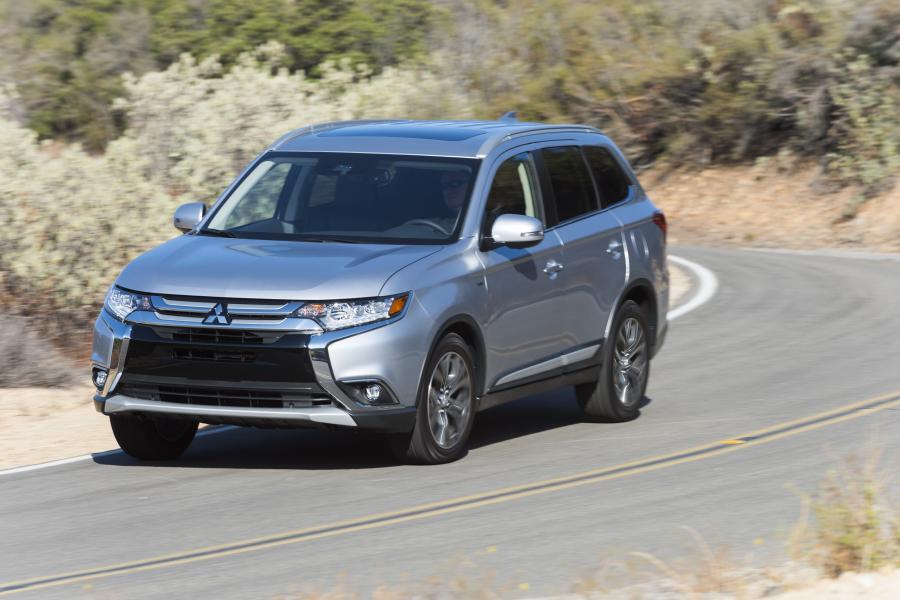  Mitsubishi Outlander GT 2016 года  (фото 8 из 56)